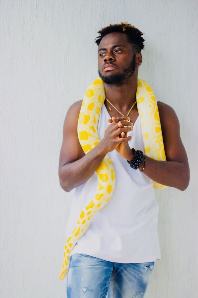  36697050  Emmanuel, 25 ,    