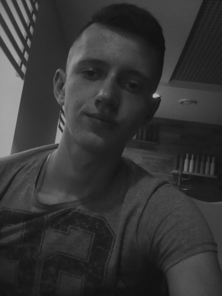  10654970  Alex, 27 ,    
