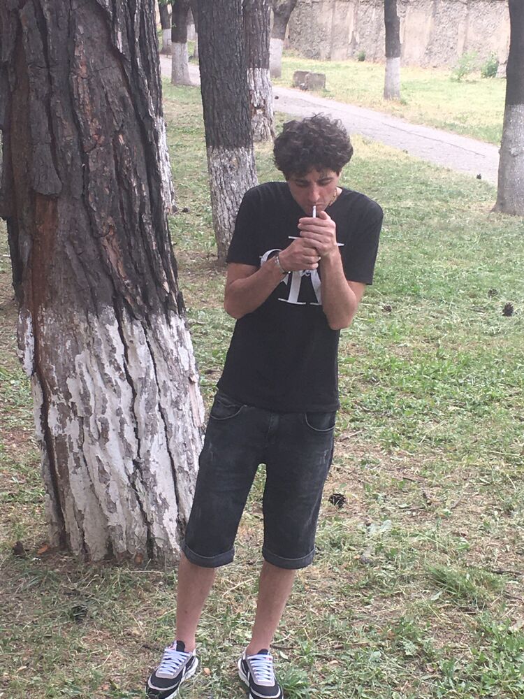  45767870  Gio, 36 ,    