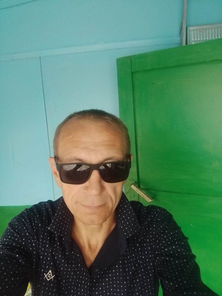  35881560  Rena, 53 ,    