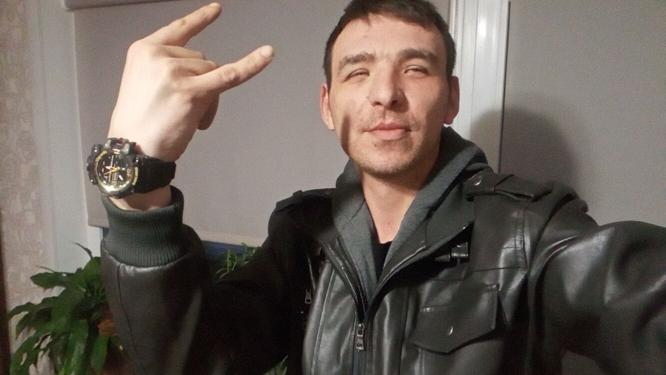  33540590  Pavel, 39 ,    