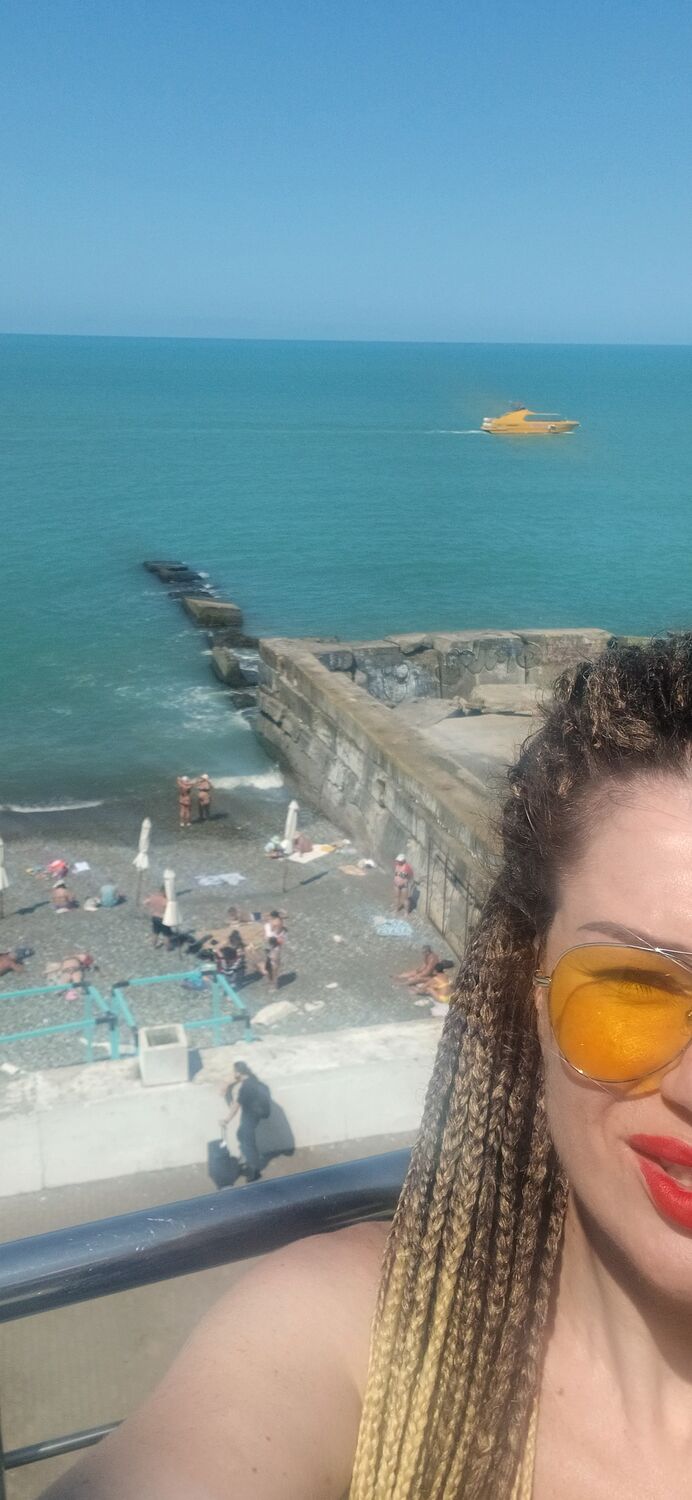  52342450  Lena, 39 ,    