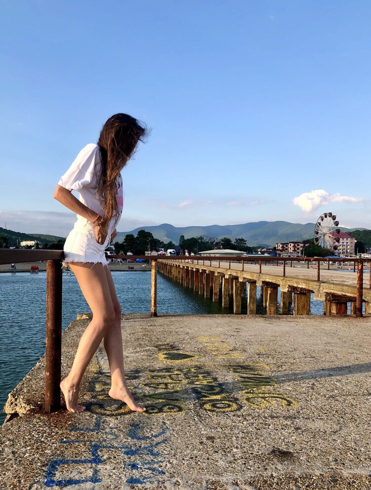  ,   Lia, 33 ,     , c 