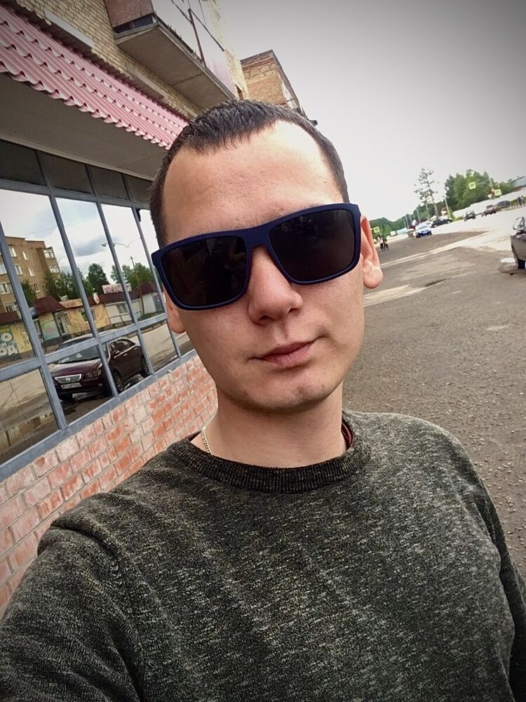  20410650  Vitaly, 28 ,    