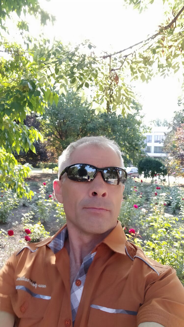  37545830  Vasile, 52 ,    