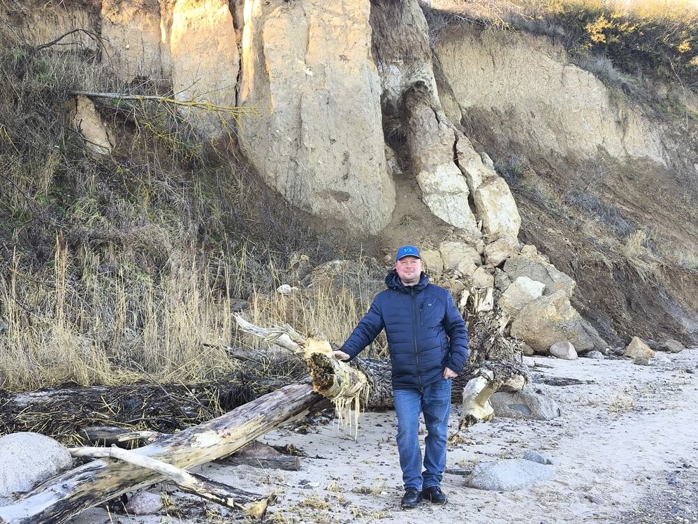  ,   Konstantins, 44 ,   ,   , c , 