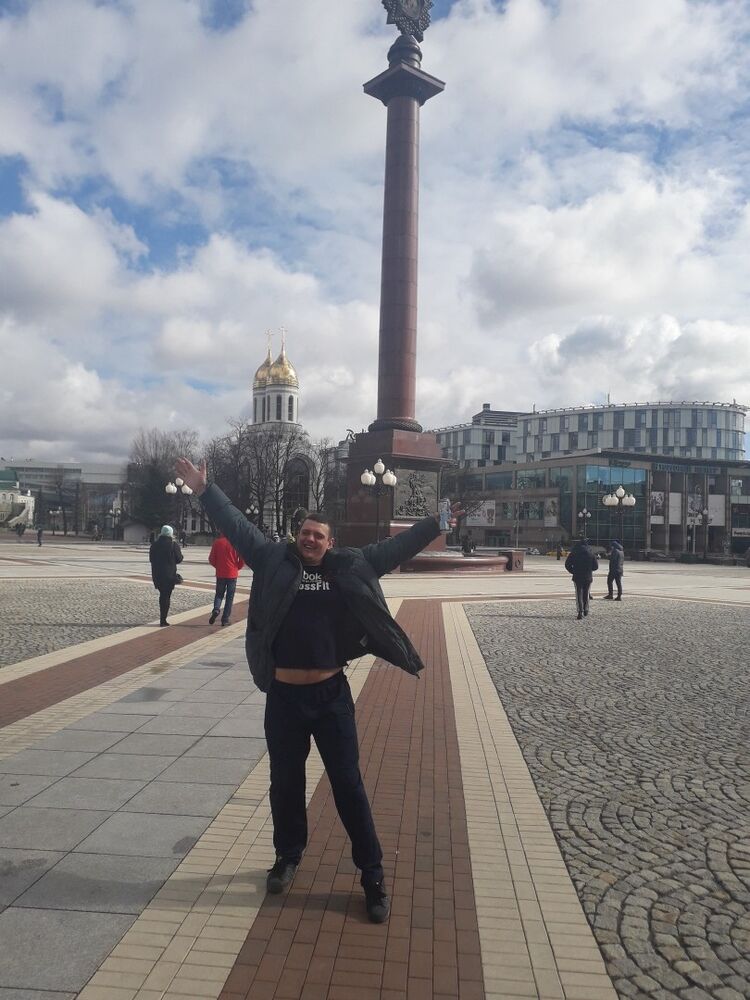  30755930  Ivan, 32 ,    