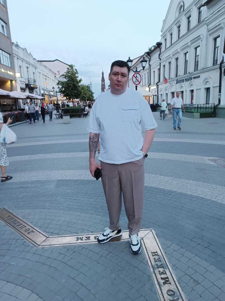  ,   Denis, 36 ,   ,   