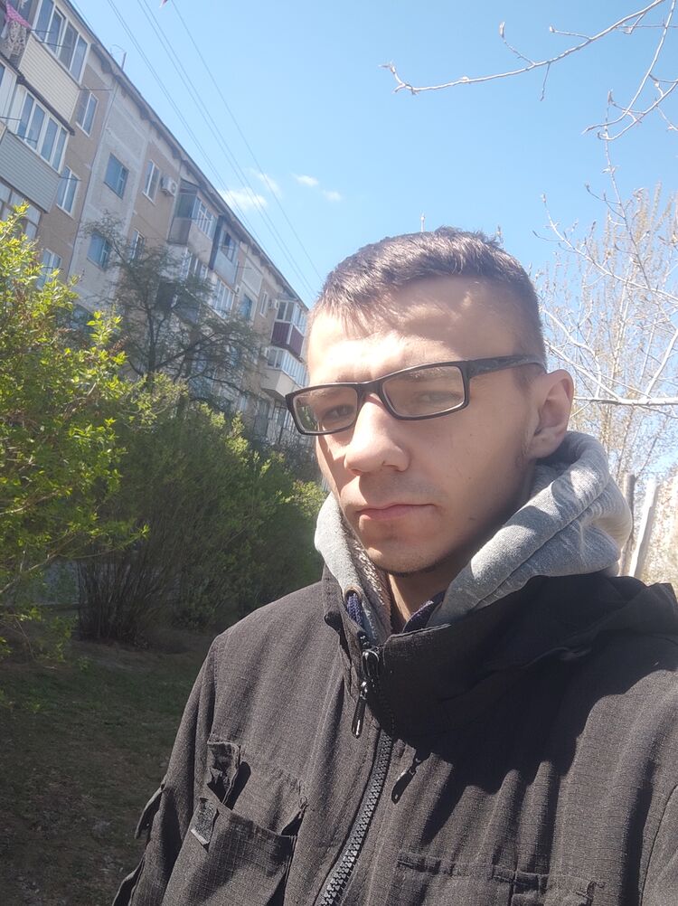  33750330  Ivan, 25 ,    