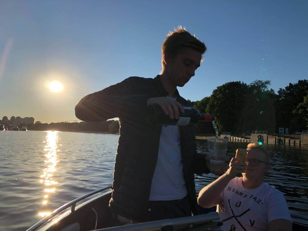  32791080  , 28 ,    -