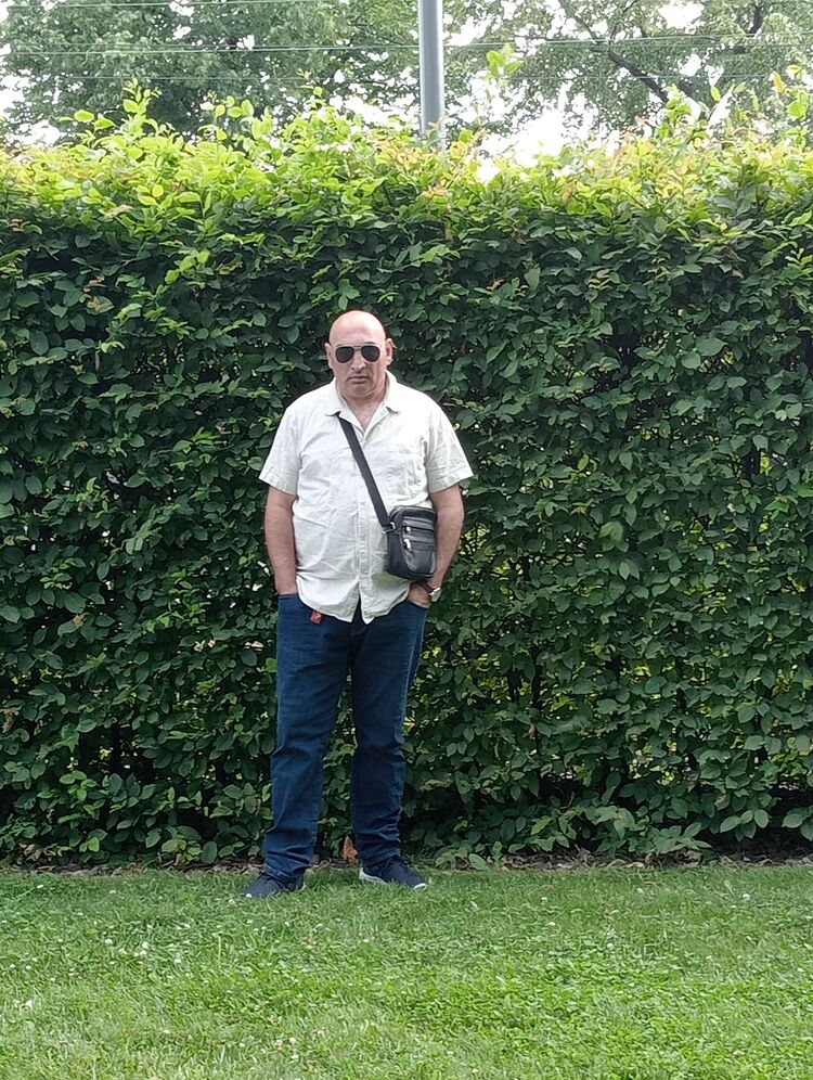  ,   Zurabi, 53 ,   c 