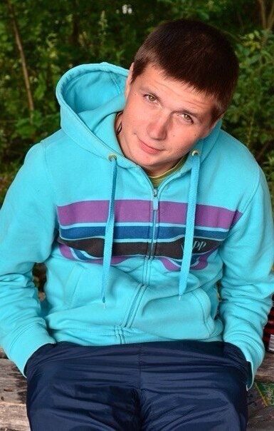  30488310  Maxim, 37 ,    -