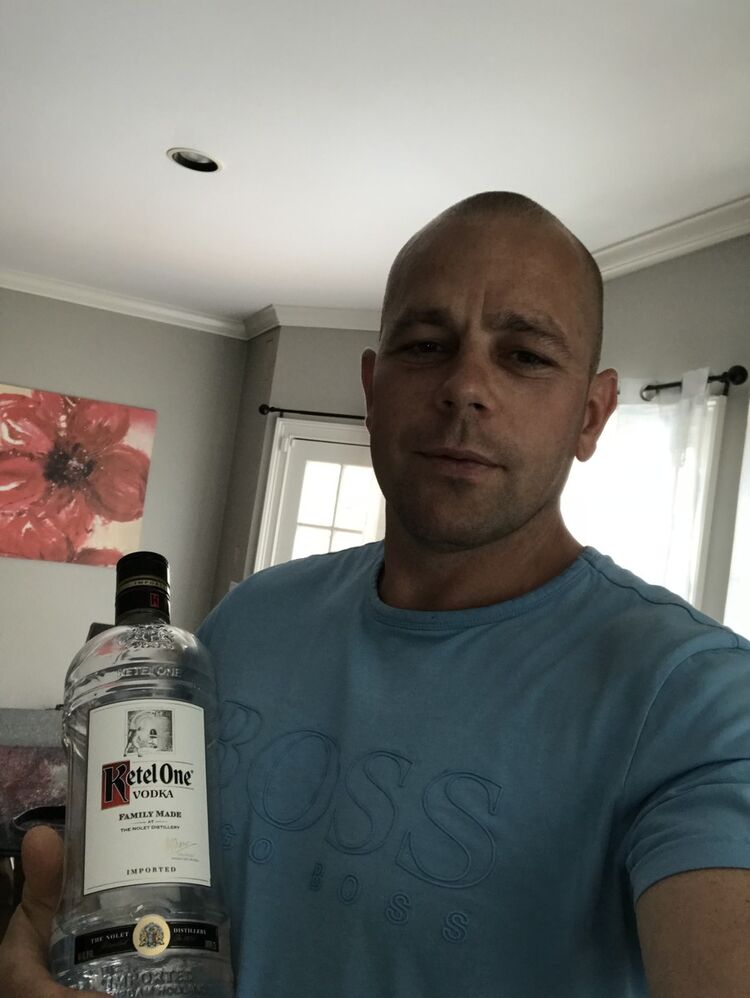  ,   Alex, 44 ,   ,   , c 