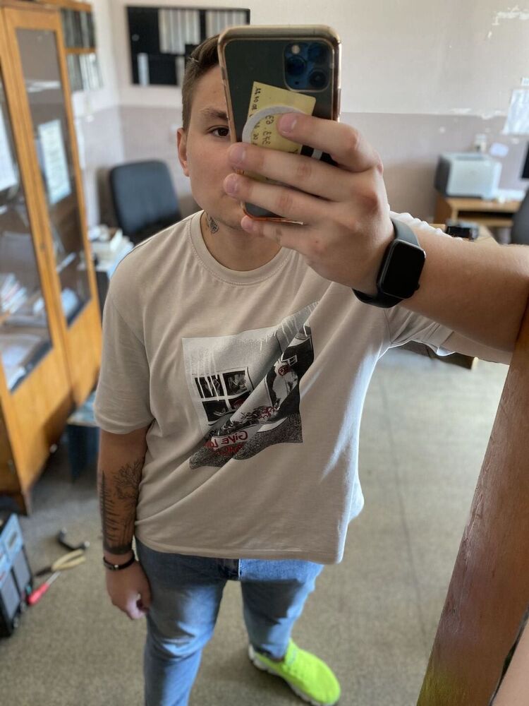  28651810  , 25 ,    