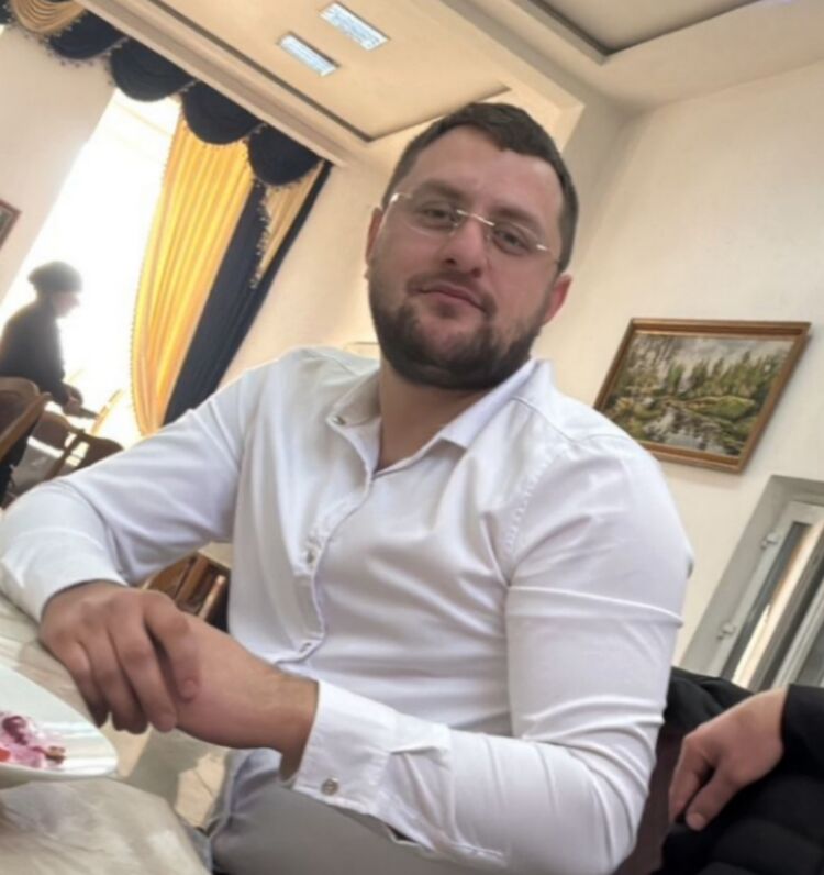  53826270  , 28 ,    