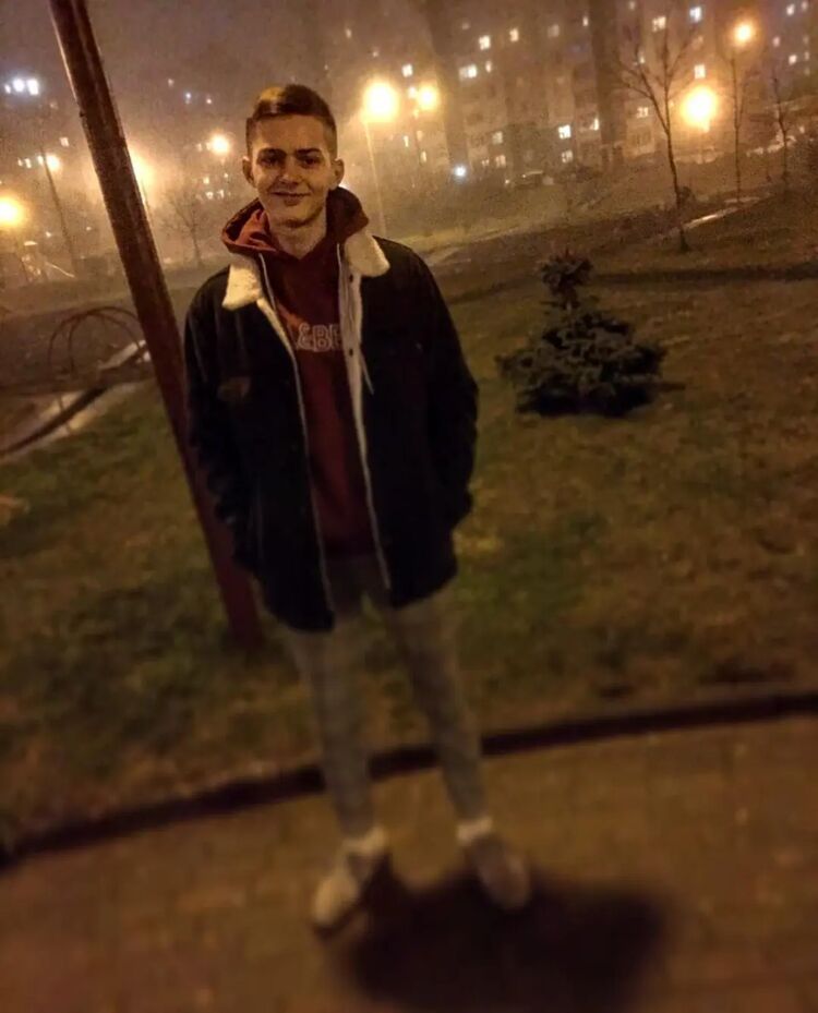  30317710  , 22 ,    