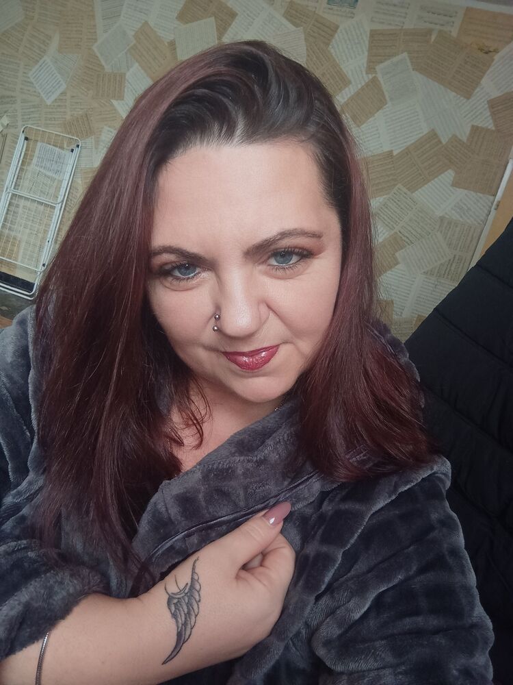  32773450  IRYNA, 32 ,    