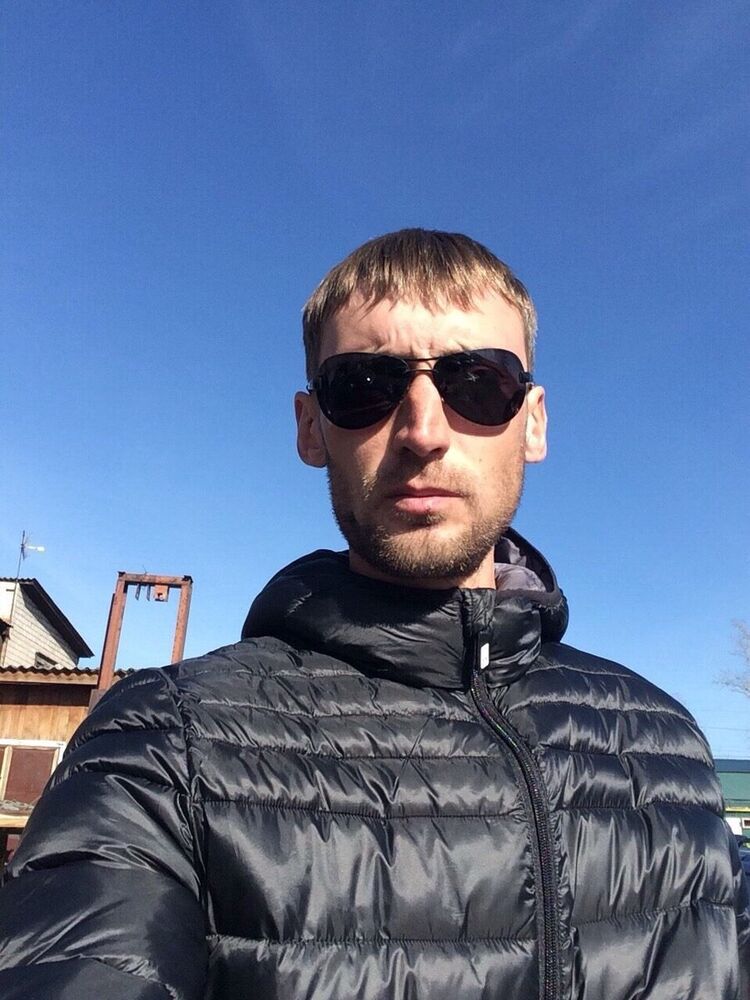  19939670  Ivan, 37 ,    