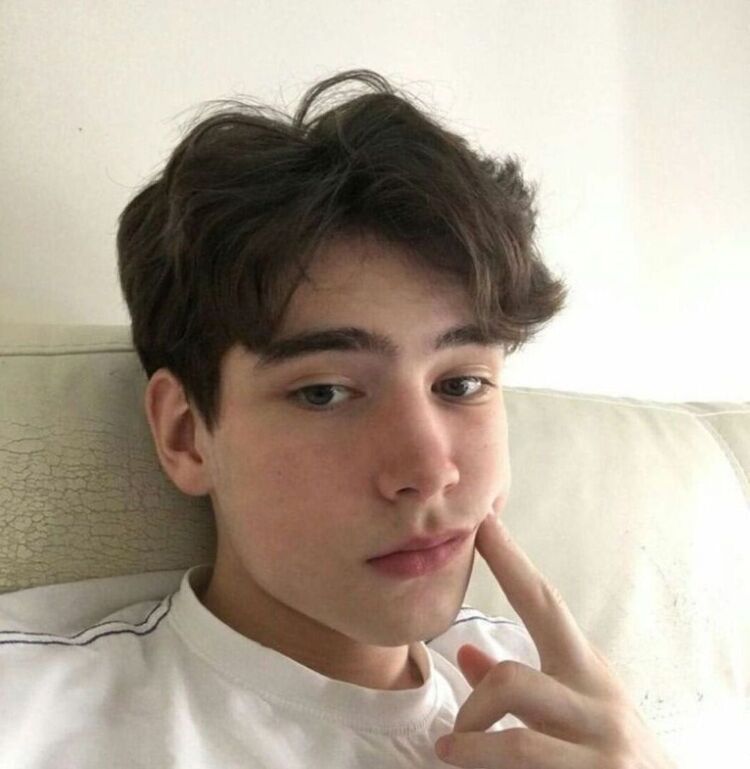  40886890  , 21 ,    