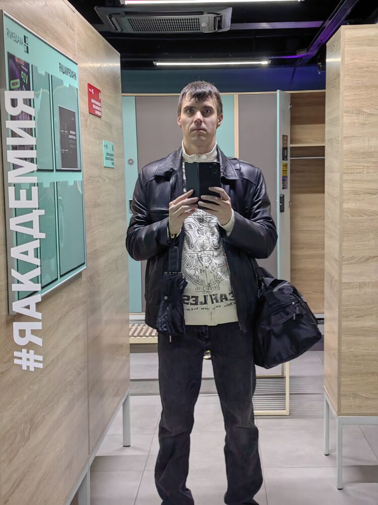  49495820  Denis, 35 ,    