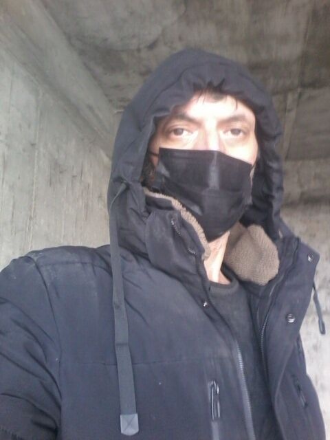  25066290  Sahin, 52 ,    
