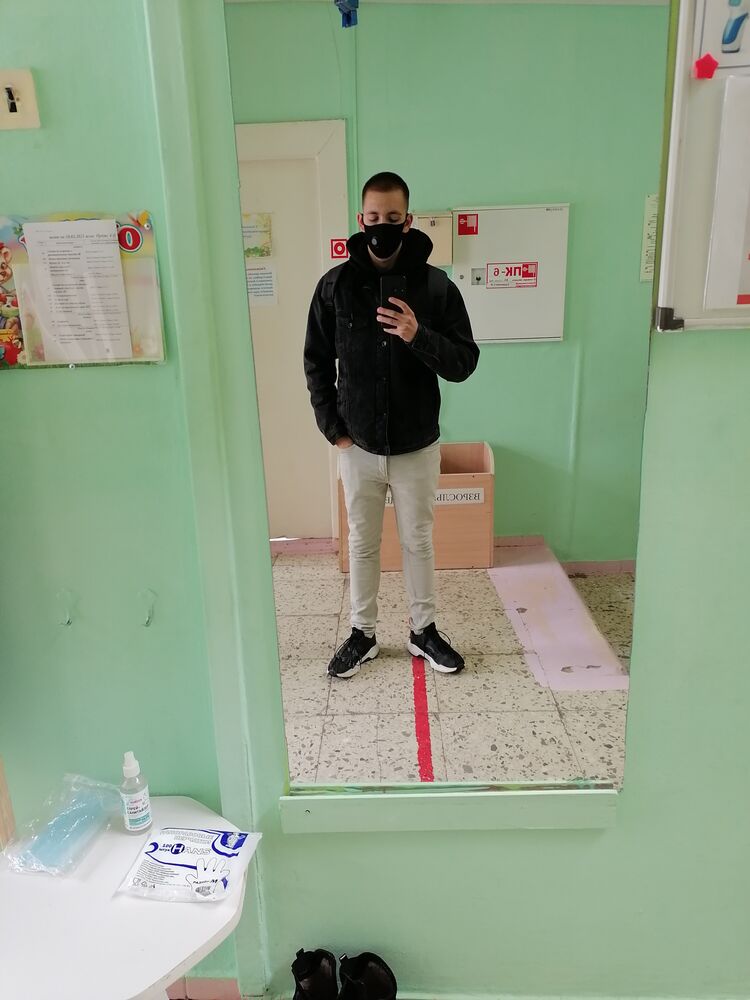  22975470  , 25 ,    