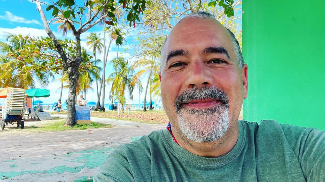  31543850  Anatoly, 57 ,    