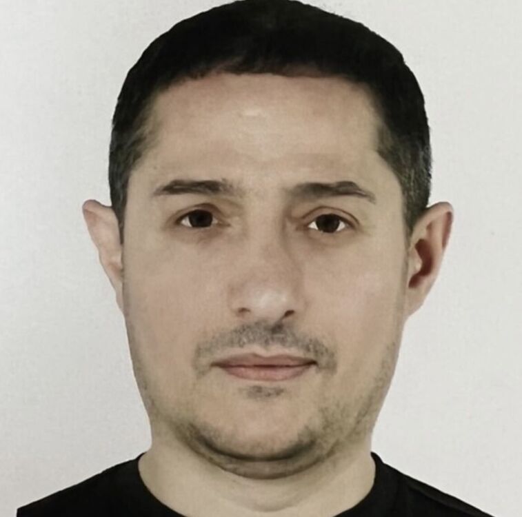  ,   Hayk, 47 ,   ,   