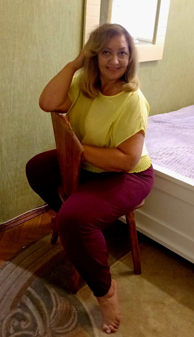  53031180  Olga, 48 ,     