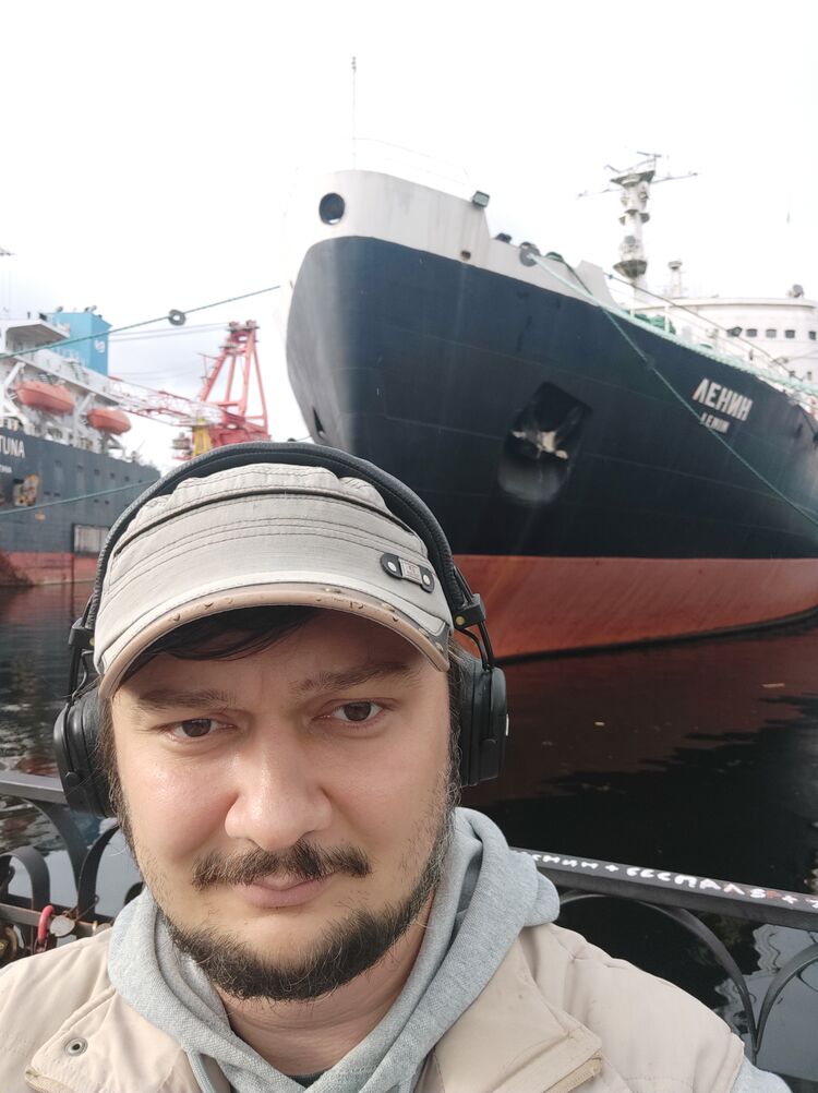  29928130  , 37 ,    