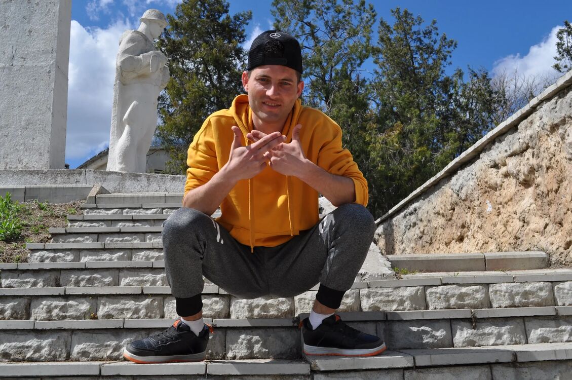  33883510  Jiku, 25 ,    