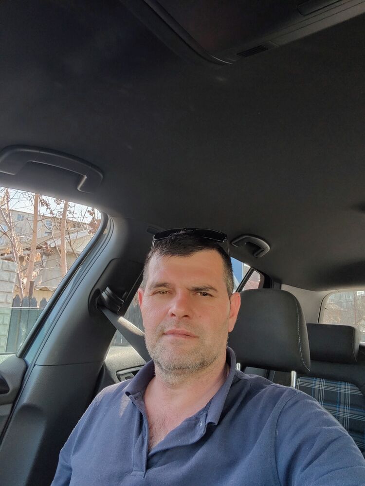  52189220  Dima, 45 ,    
