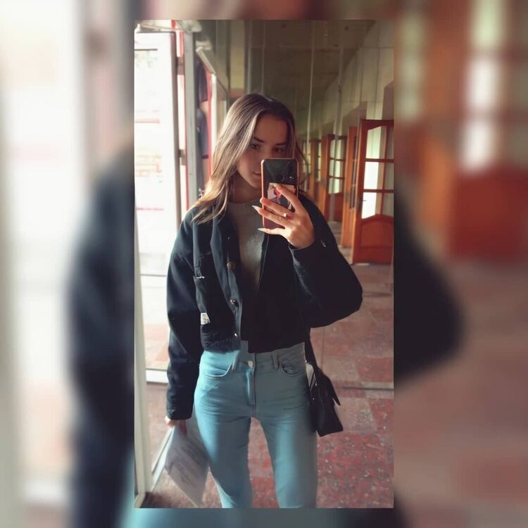  23731790  Ladyalis, 23 ,    