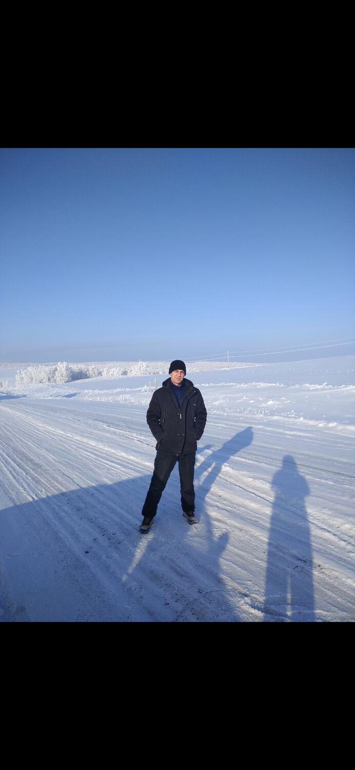  ,   Aleks, 44 ,   ,   