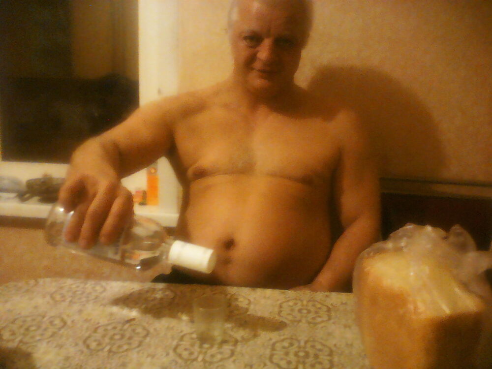  15267670  Viktor, 54 ,    