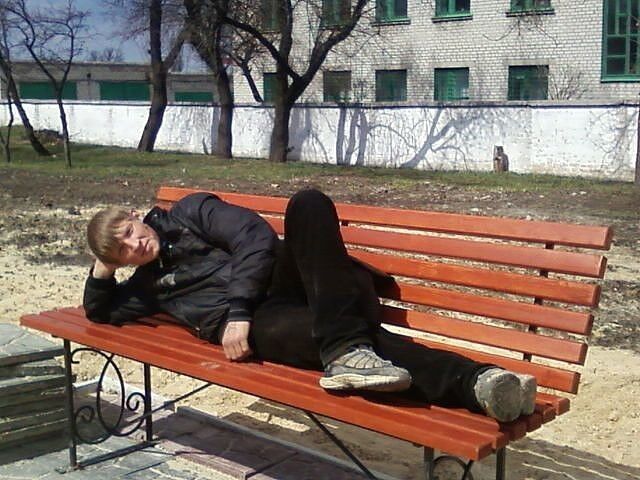  18704070  Vladimir, 37 ,    