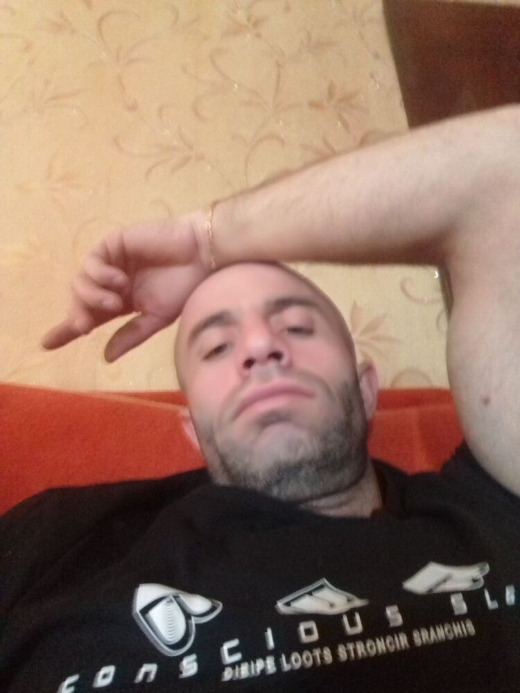  48477250  Cavid, 39 ,    