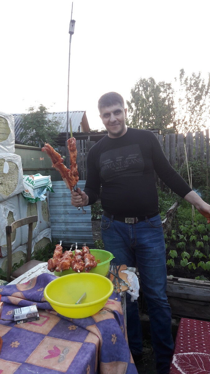  10759660  Arsen, 46 ,    