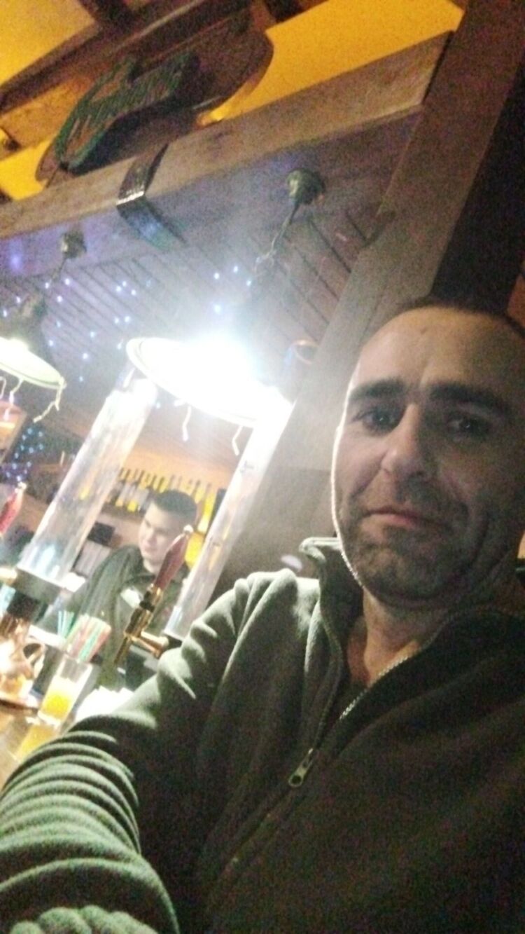  54613140  Oleg, 44 ,    