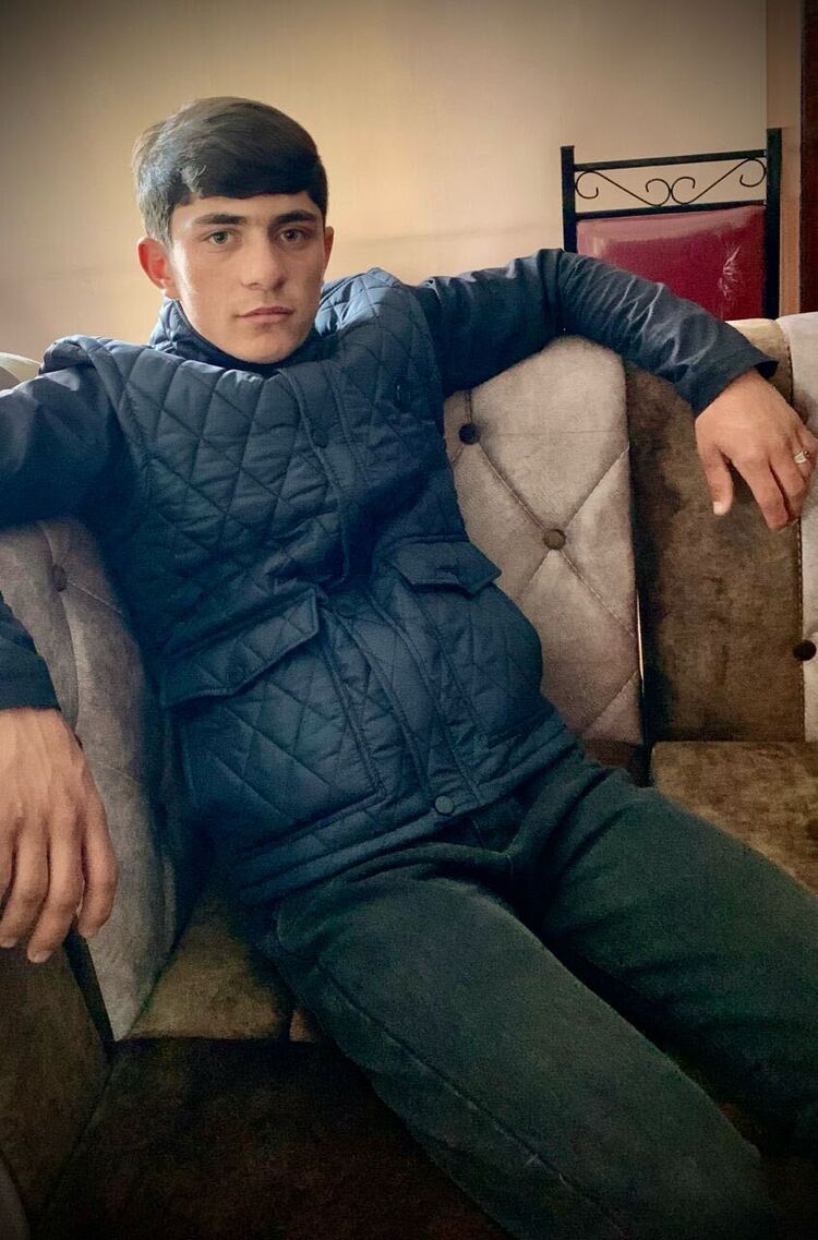   ,   Aslam, 19 ,   c 