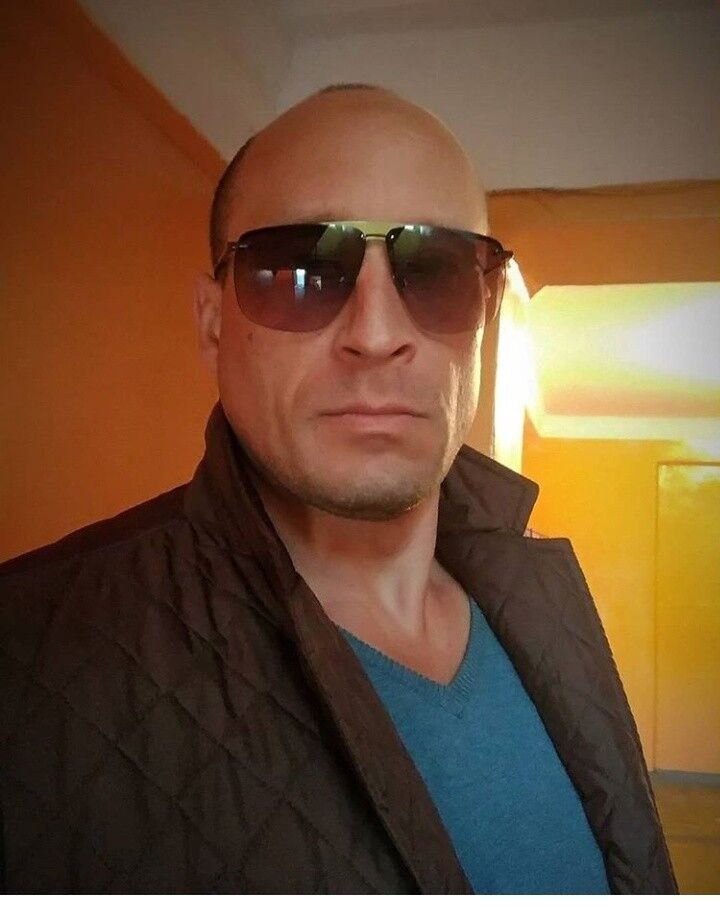  ,   Alex, 41 ,   ,   , c 