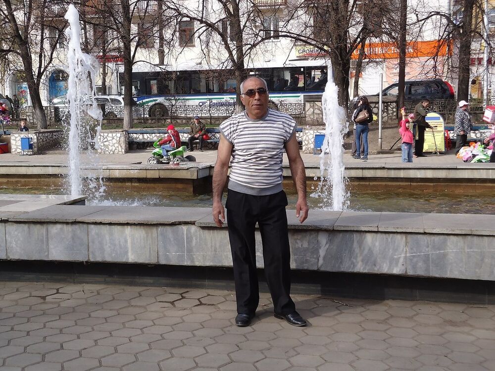  8895970  Samir, 61 ,    