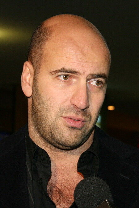  ,   Armen, 50 ,  