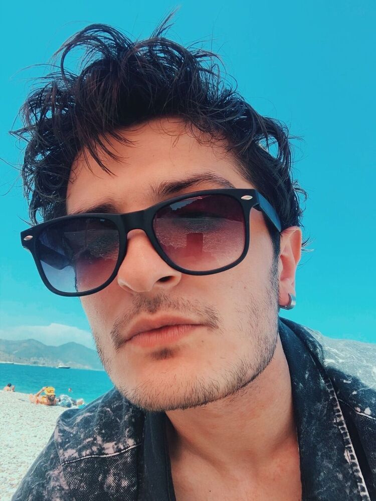  53537470  Cagdas, 24 ,    