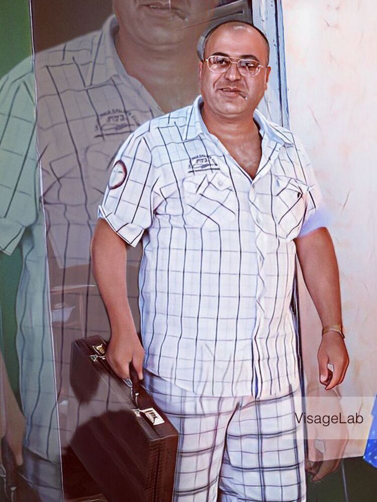  34132430  Andy, 52 ,    