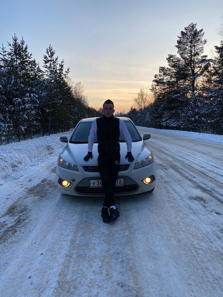  28539850  Ilya, 30 ,    