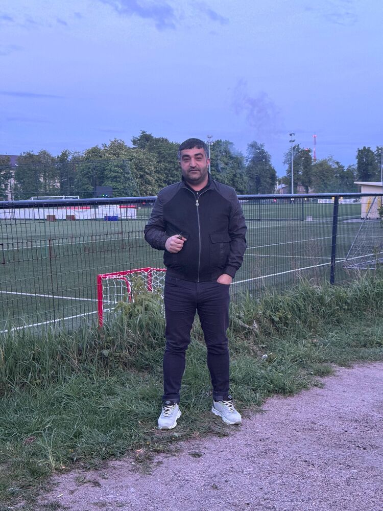  ,   Rustam, 40 ,   ,   , c , 