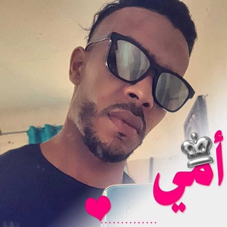  21388880  Tayeb, 33 ,    Algiers