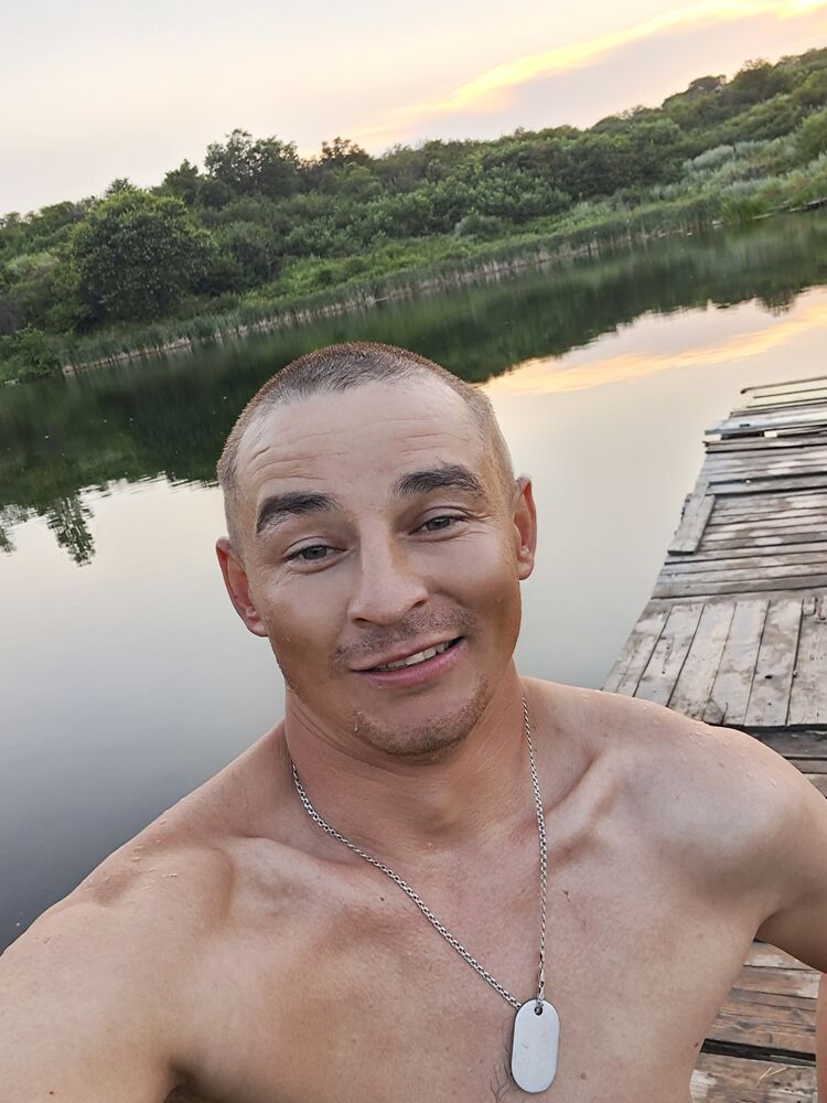  35803960  Ruslan, 34 ,    