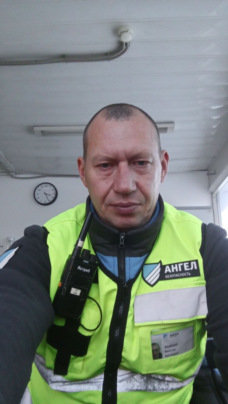 48027830  , 43 ,    